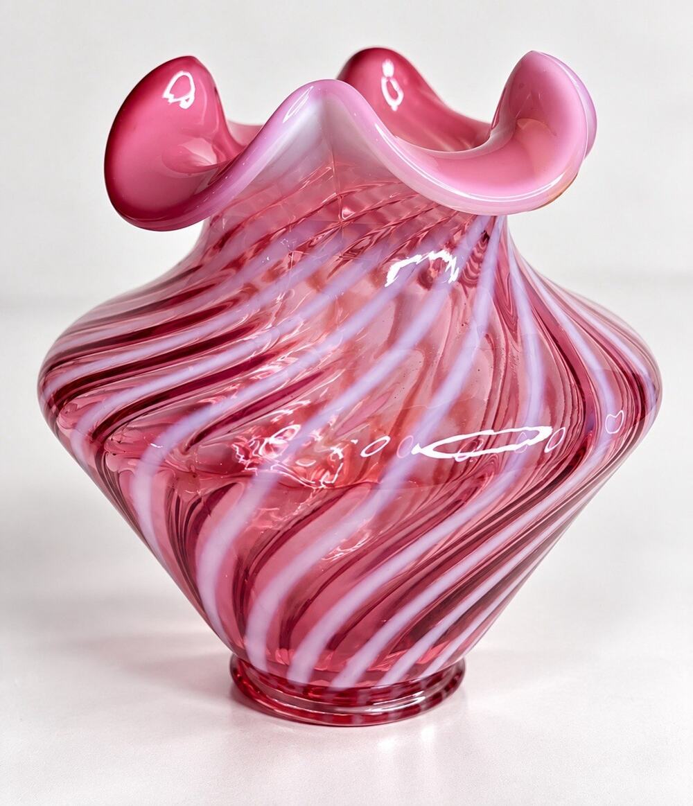 Vintage Fenton Cranberry Opalescent Spiral Swirl Ruffled Vase 5.5” Art Glass